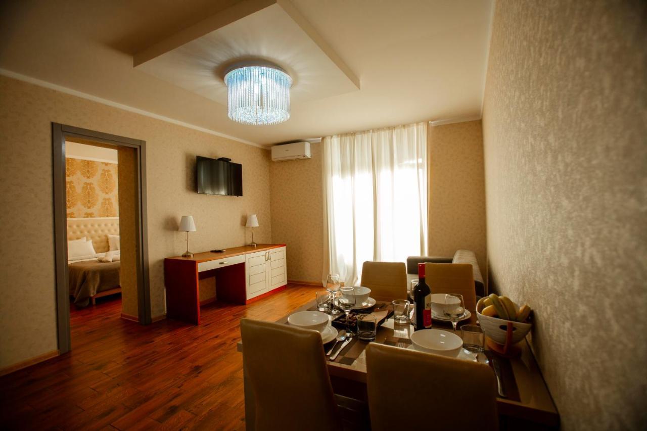 Holiday Lux Tower Batumi Eksteriør billede