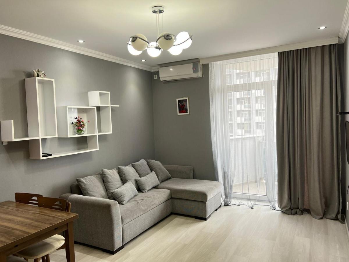 Holiday Lux Tower Batumi Eksteriør billede