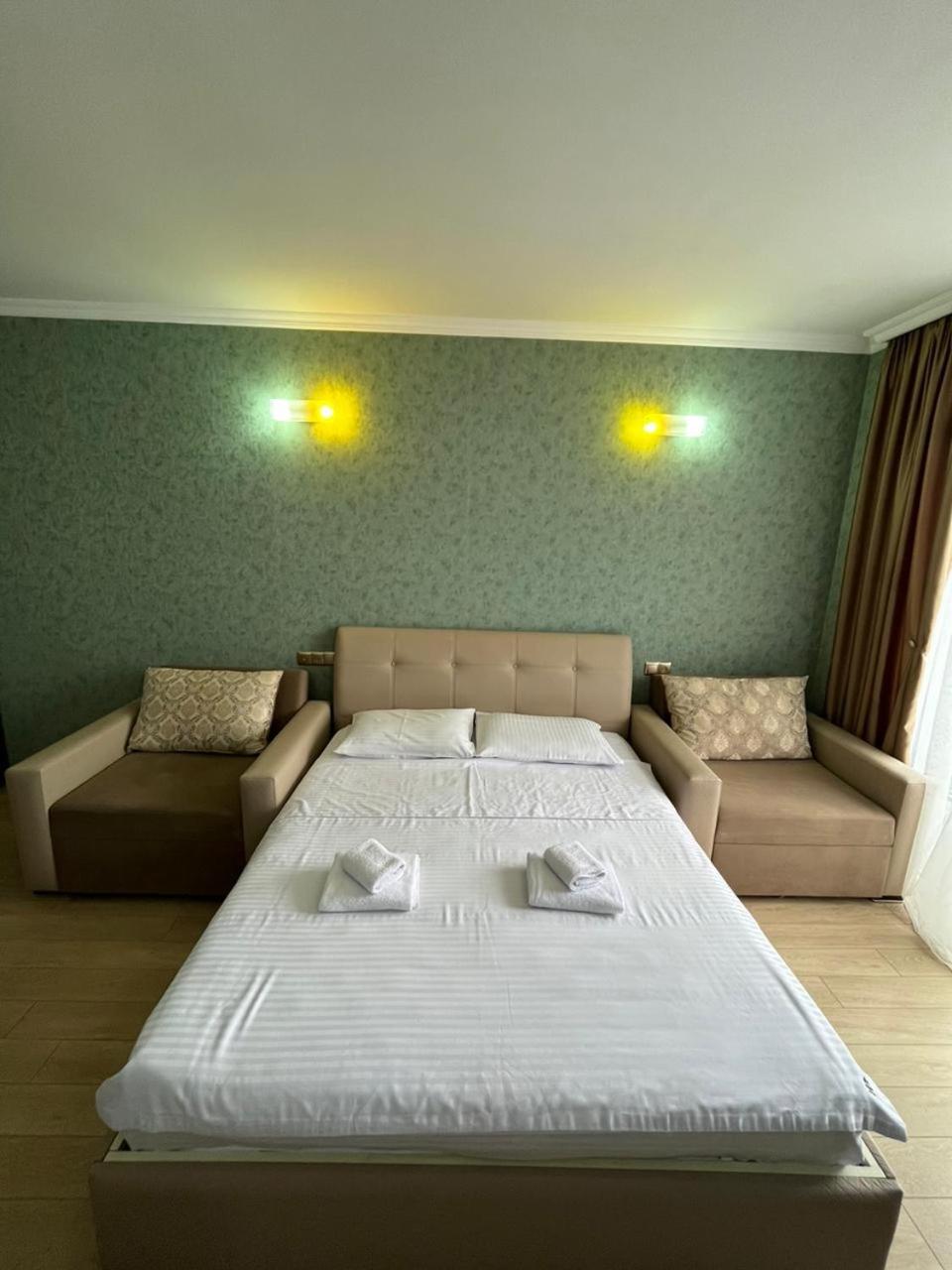 Holiday Lux Tower Batumi Eksteriør billede