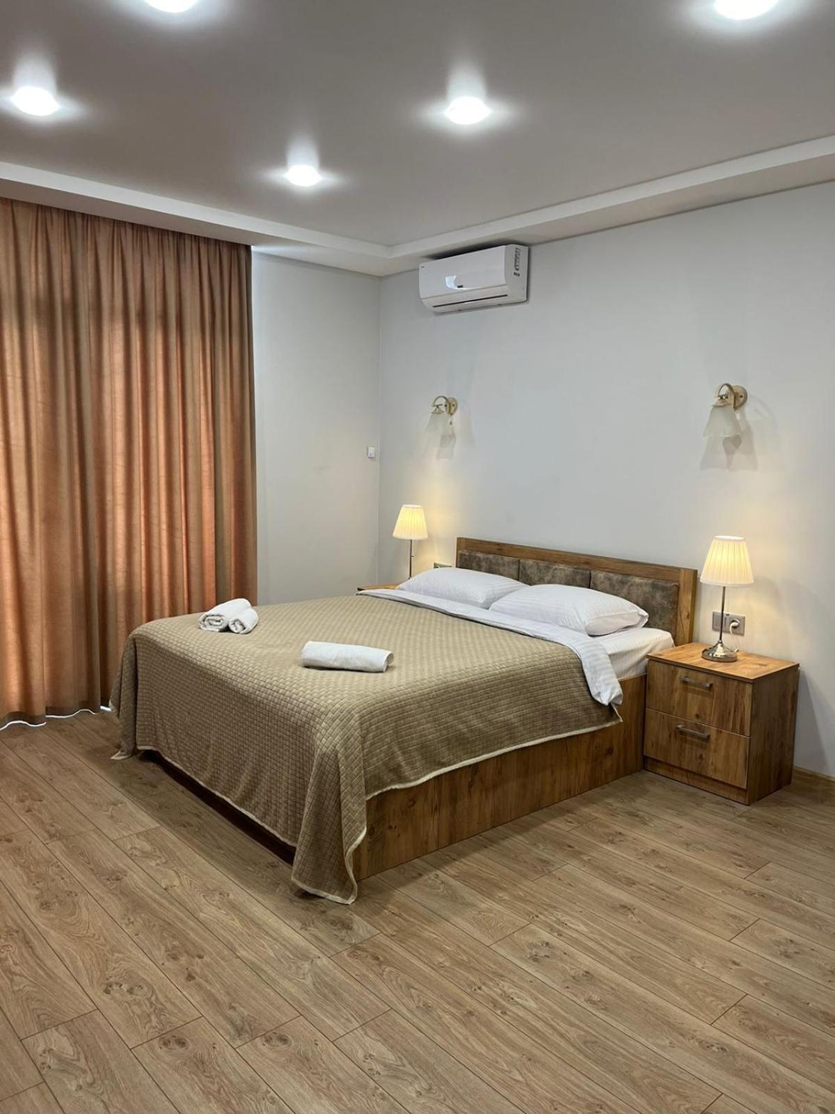 Holiday Lux Tower Batumi Eksteriør billede