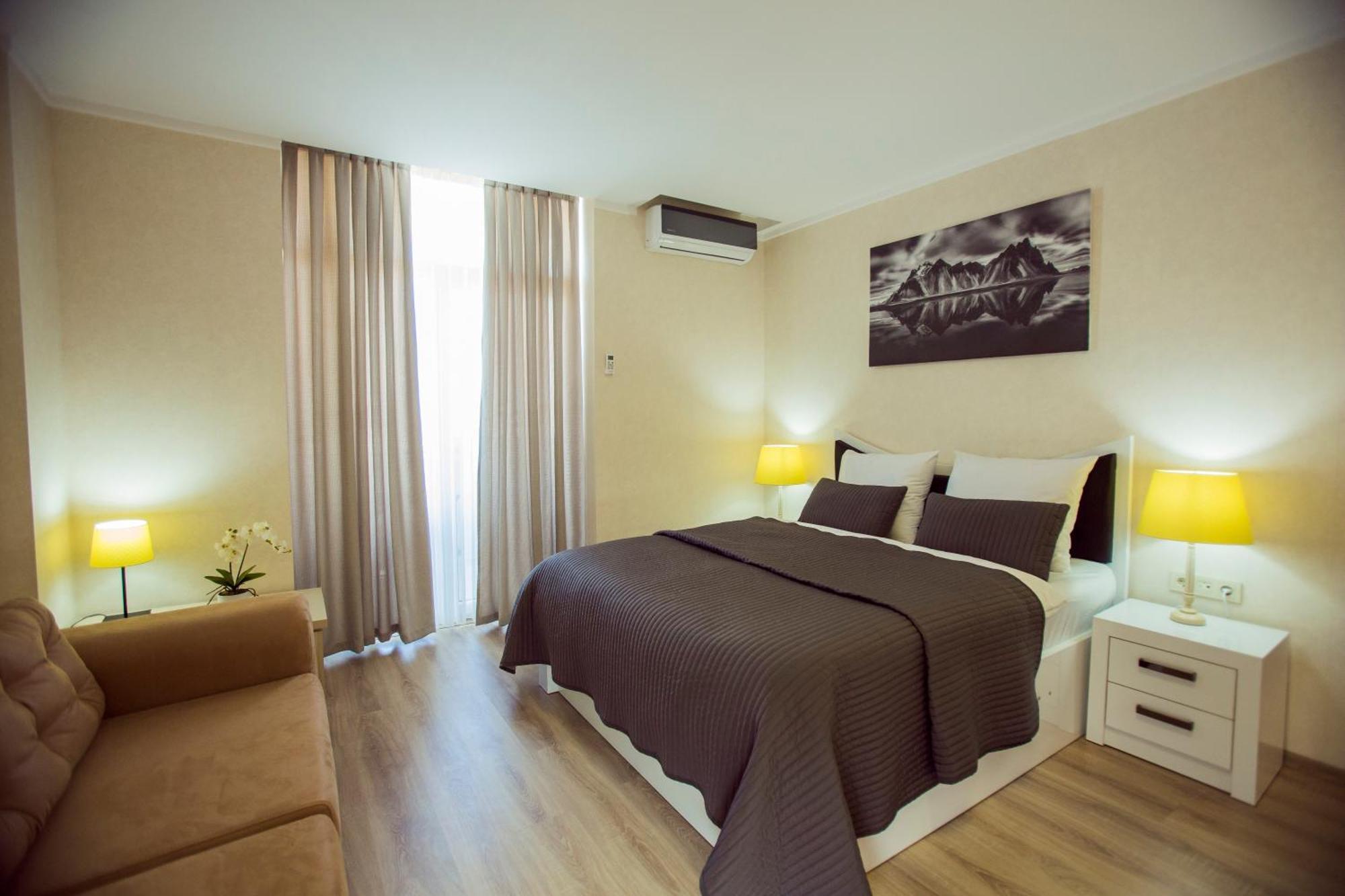 Holiday Lux Tower Batumi Eksteriør billede