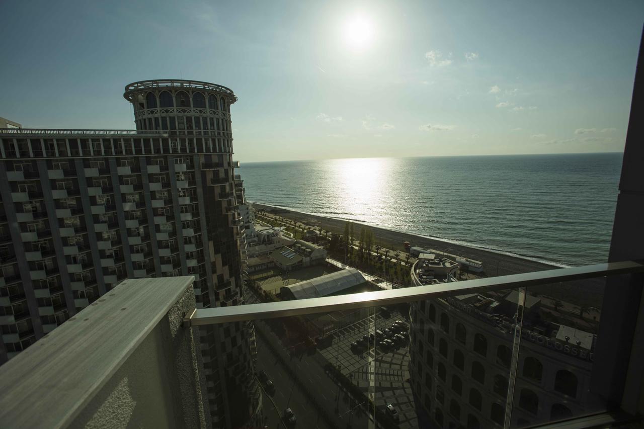 Holiday Lux Tower Batumi Eksteriør billede